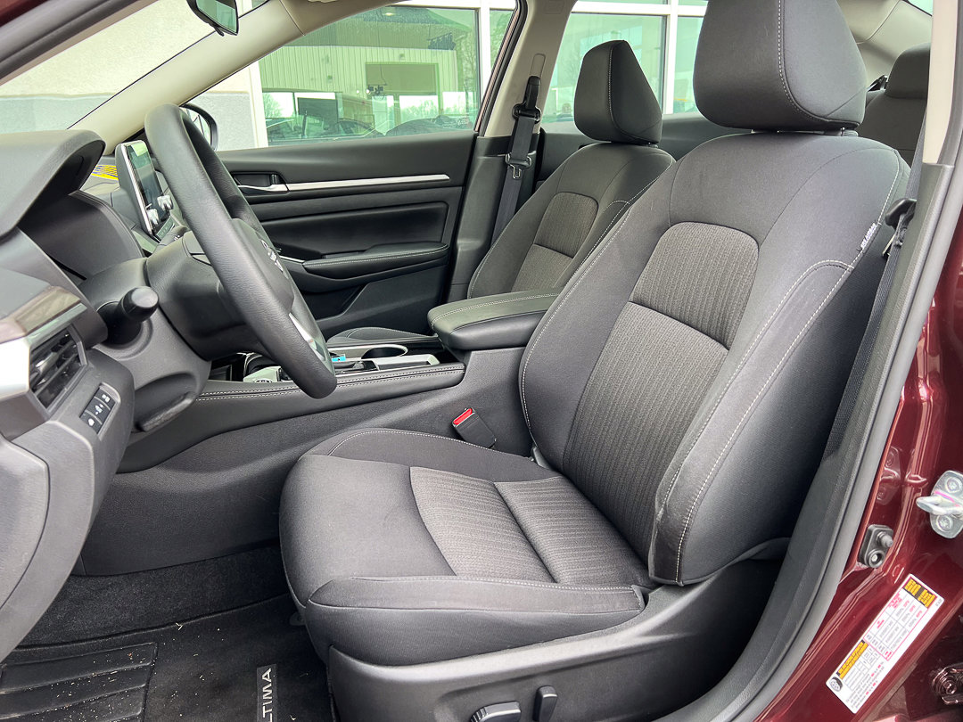 Used 2023 Nissan Altima 2.5 SV image 12