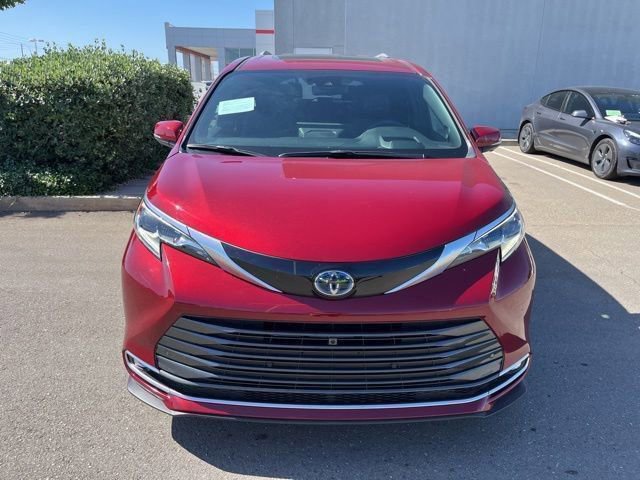 Used 2025 Toyota Sienna Platinum AWD/4WD video 2