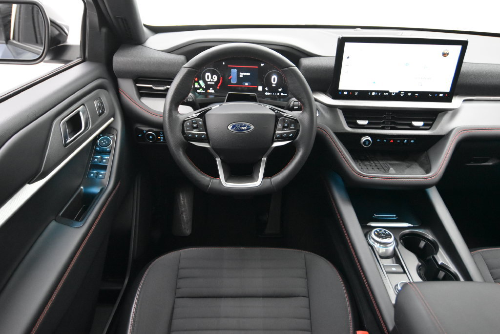 Used 2025 Ford Explorer ST-Line w/ Premium Package AWD/4WD image 30