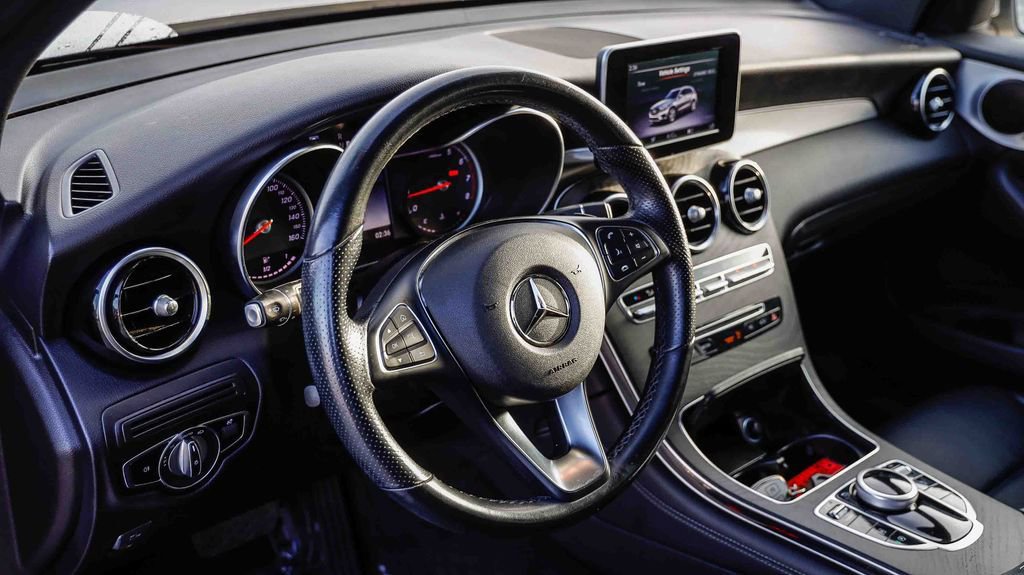 Used 2019 Mercedes-Benz GLC 300 image 23