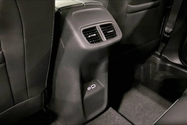 Used 2023 Buick Envision Essence image 33