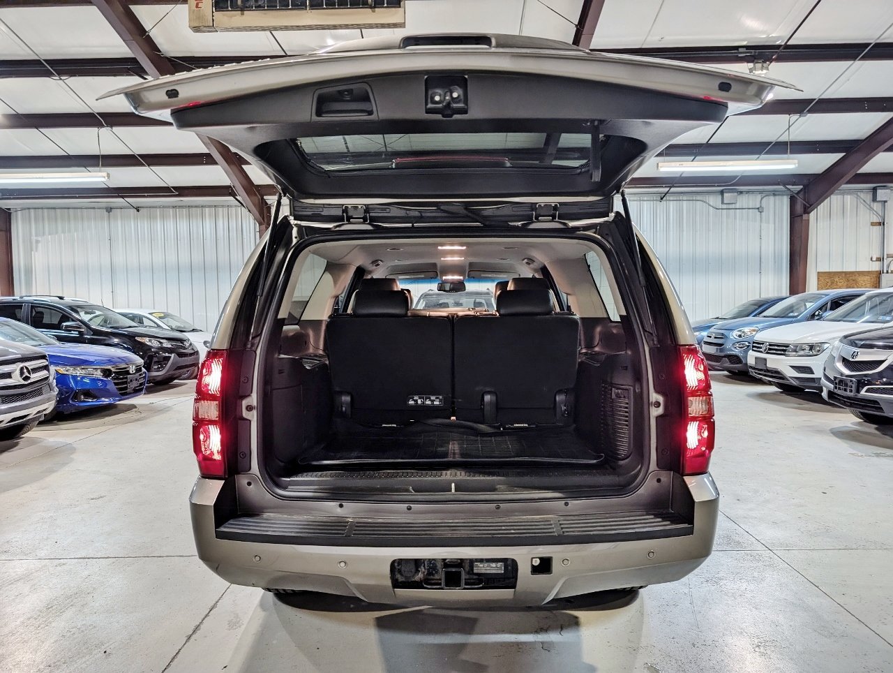Used 2014 Chevrolet Suburban LT AWD/4WD image 23