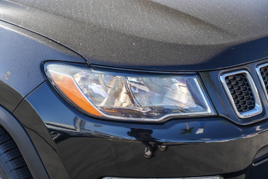 Used 2019 Jeep Compass Latitude FWD image 13