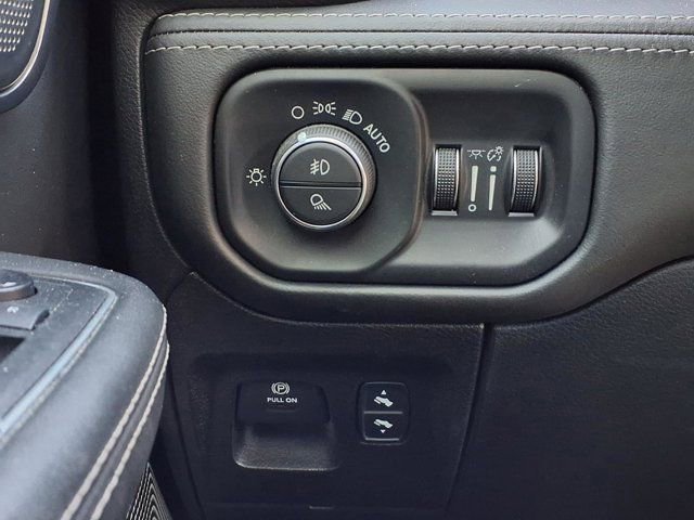 Used 2019 RAM 1500 Limited AWD/4WD image 16