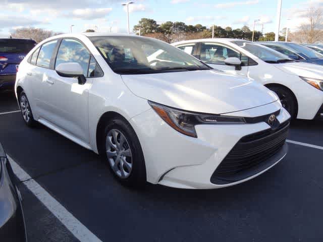 Used 2024 Toyota Corolla LE image 3