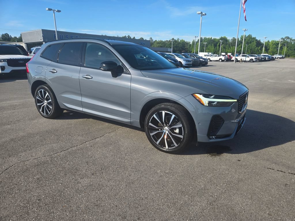 Used 2024 Volvo XC60 B5 Plus AWD/4WD image 2
