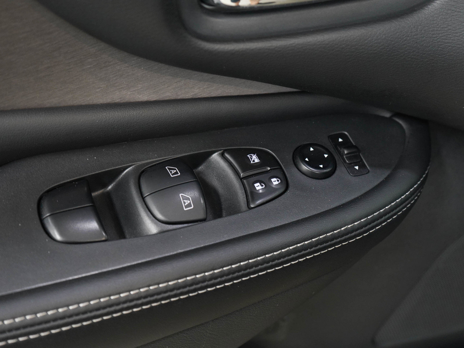 Used 2023 Nissan Murano SV w/ SV Midnight Edition Package AWD/4WD image 20