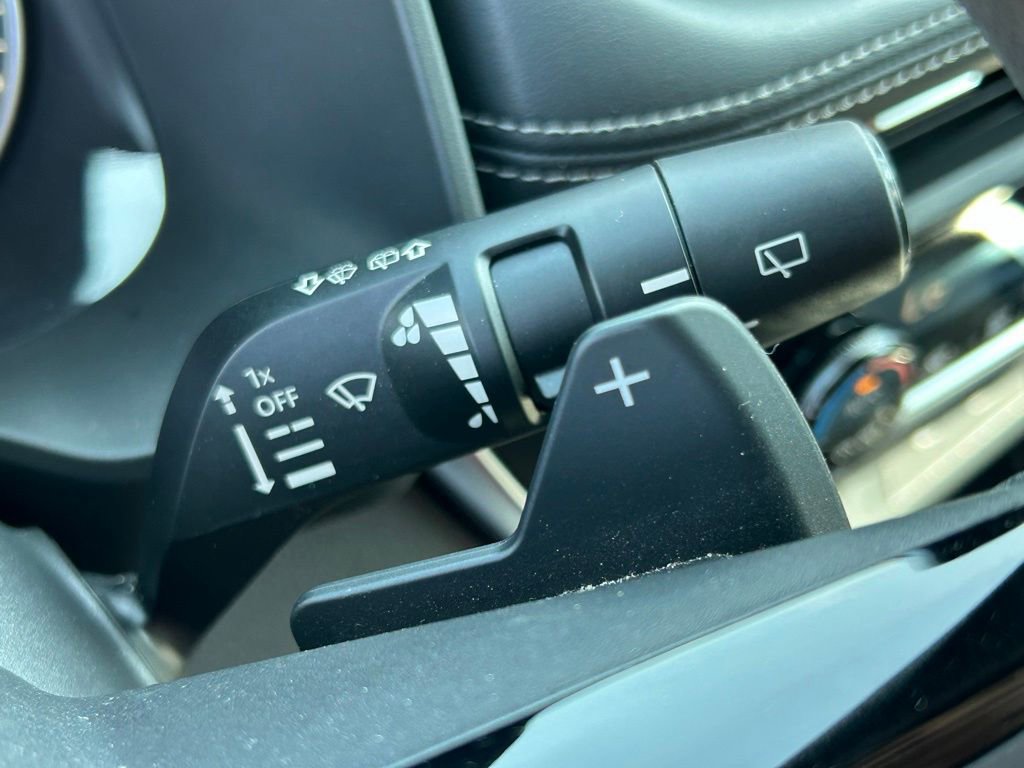 Used 2023 Nissan Rogue SV AWD/4WD image 25