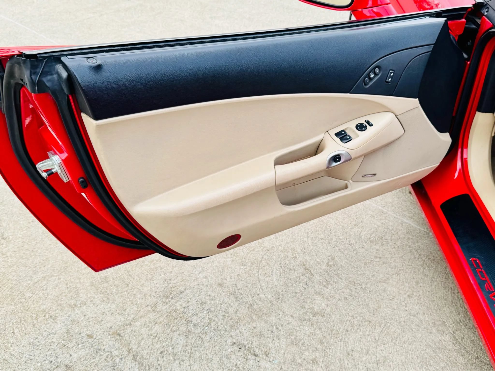 Used 2006 Chevrolet Corvette Convertible w/ Preferred Equipment Group RWD image 13