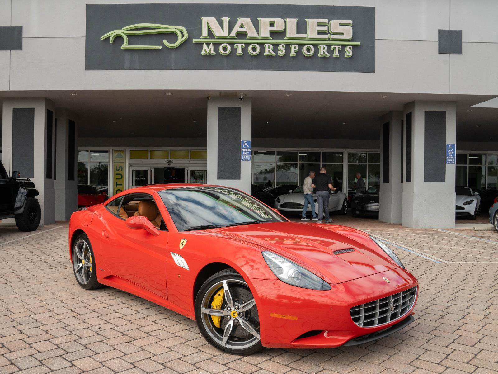 Used 2014 Ferrari California image 23