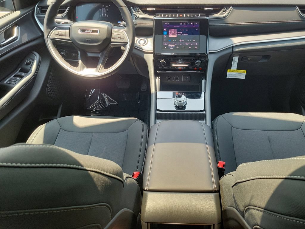 New 2026 Jeep Grand Cherokee Laredo X RWD image 10