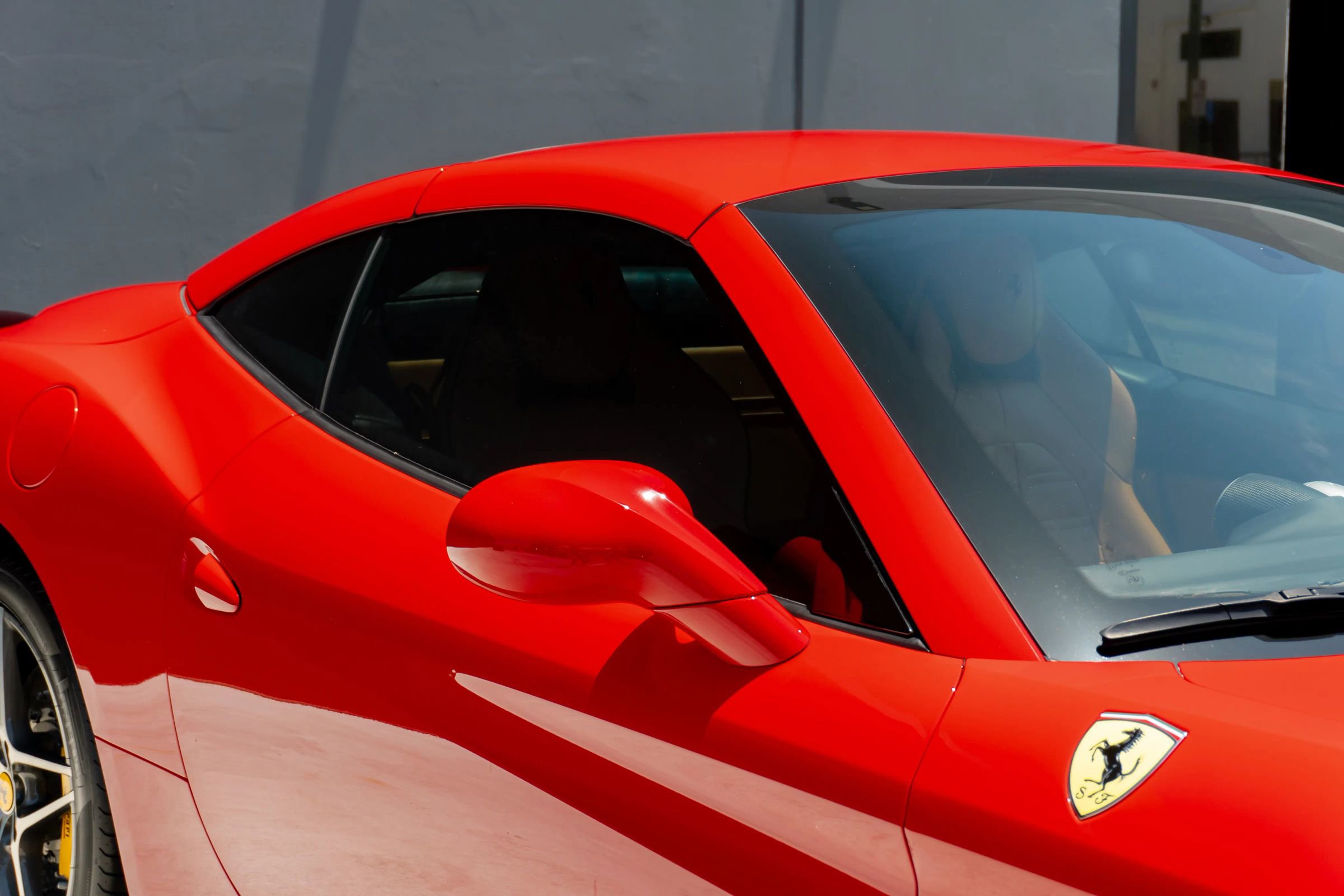 Used 2016 Ferrari California T RWD image 24