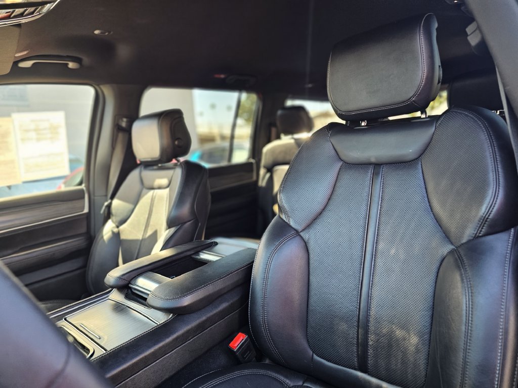 Certified 2024 Jeep Wagoneer Series II AWD/4WD image 30