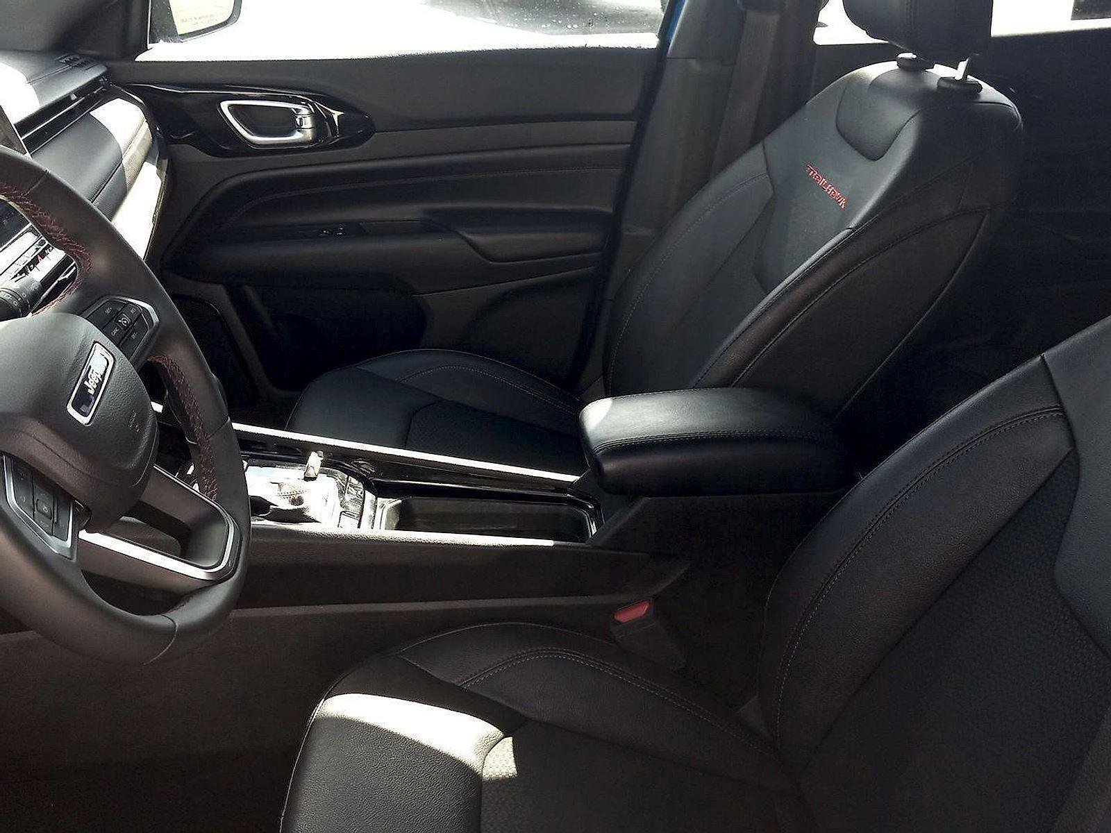 Used 2024 Jeep Compass Trailhawk image 11