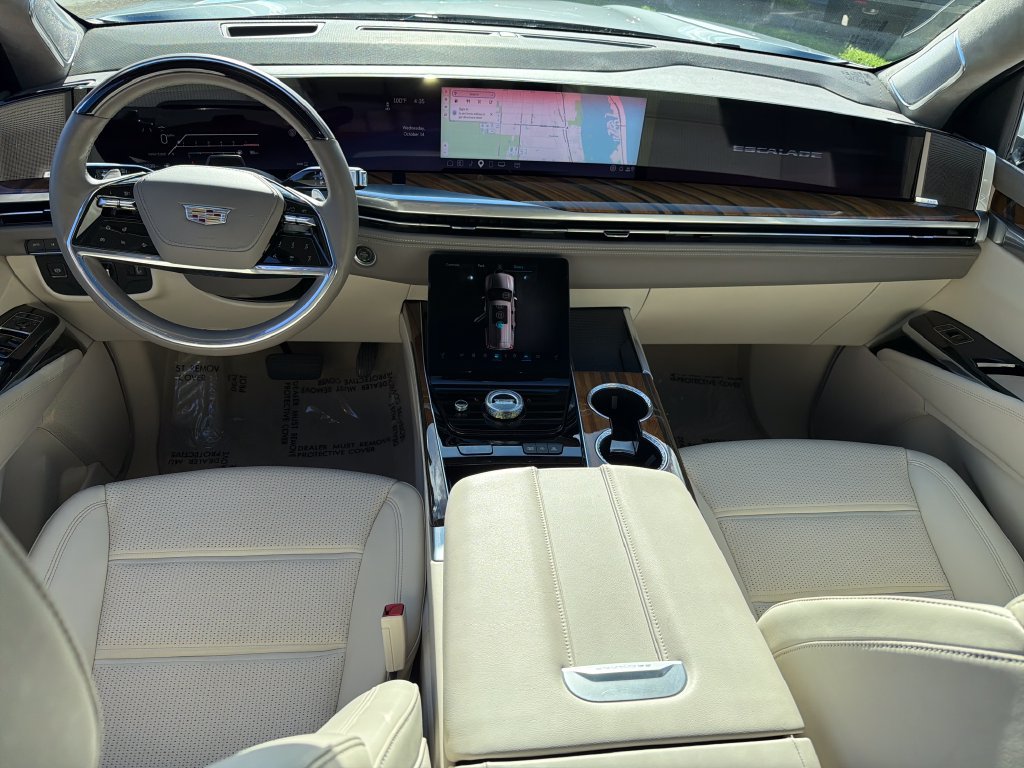 Used 2025 Cadillac Escalade ESV Sport Platinum w/ LPO, Floor Liner Package AWD/4WD image 15