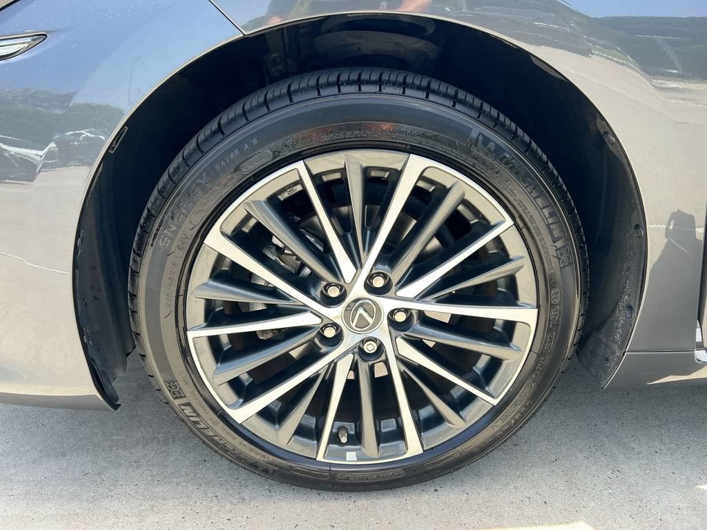 Certified 2025 Lexus ES 300h w/ Premium Package FWD image 9