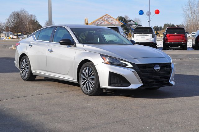 Used 2024 Nissan Altima 2.5 SV