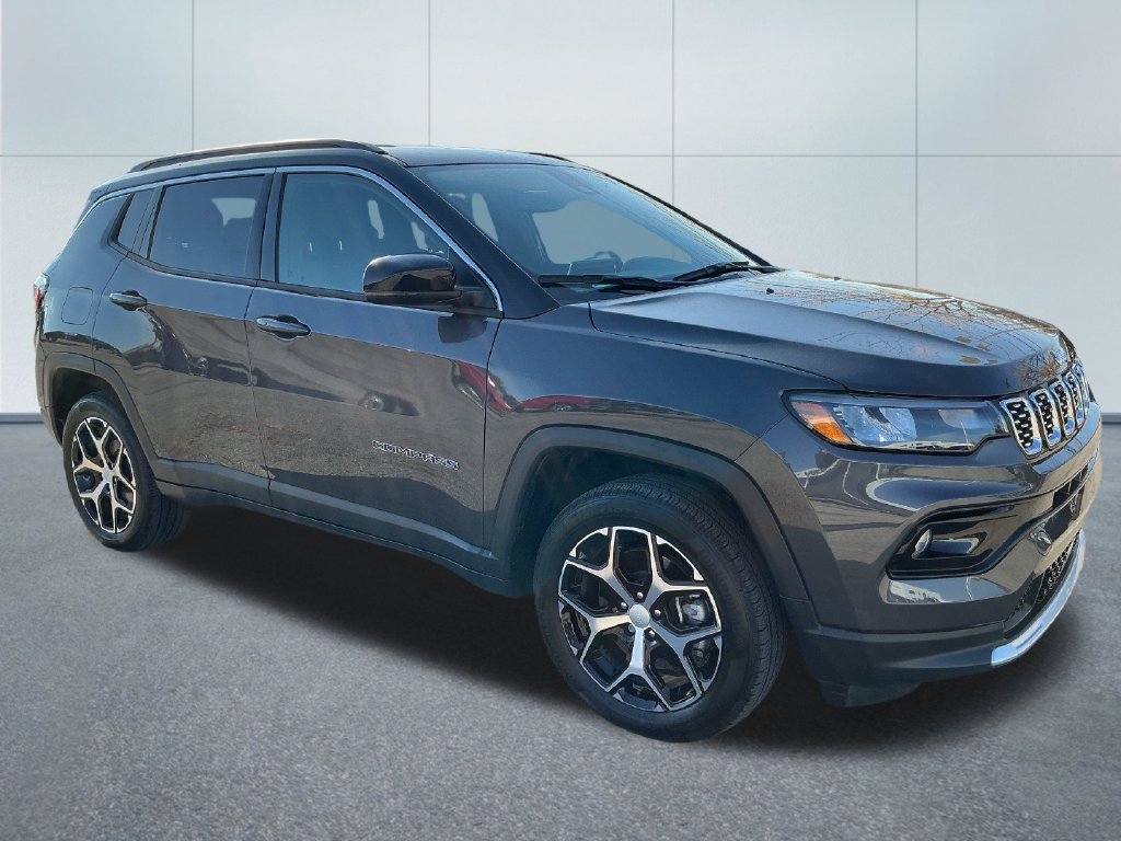 Used 2024 Jeep Compass Limited AWD/4WD image 9