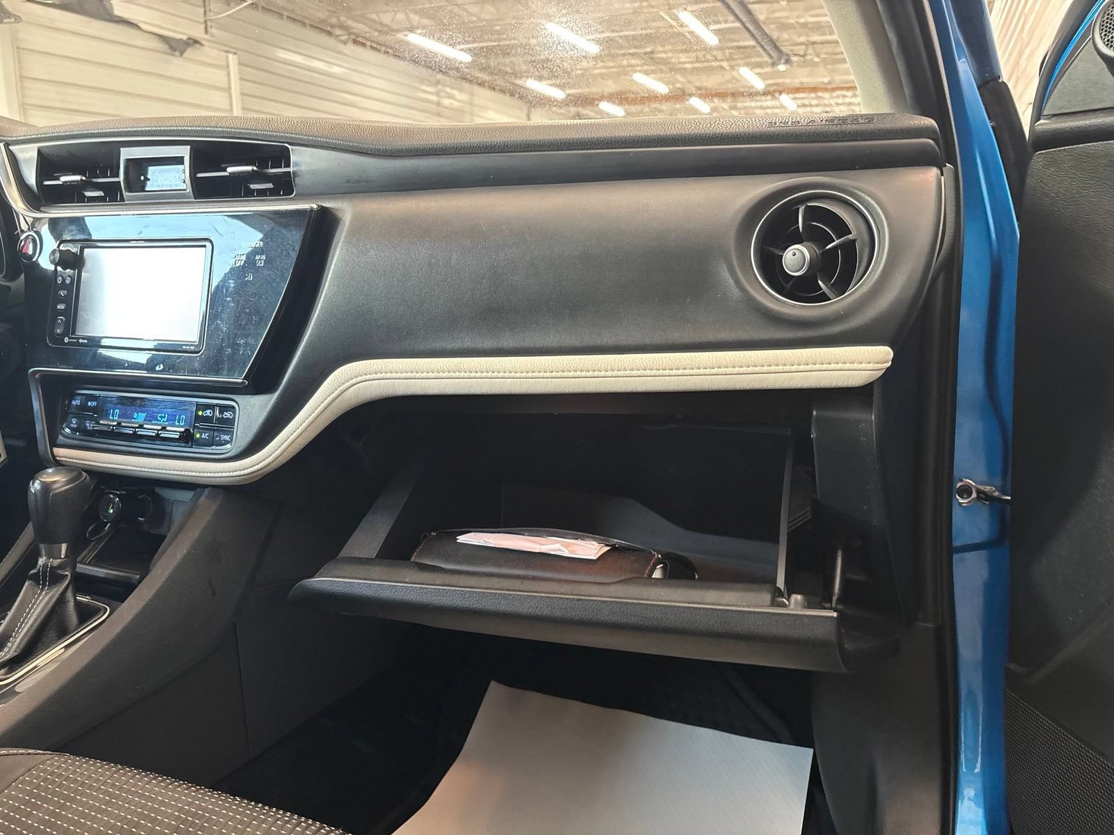 Used 2018 Toyota Corolla iM w/ All-Weather Mat Package FWD image 29