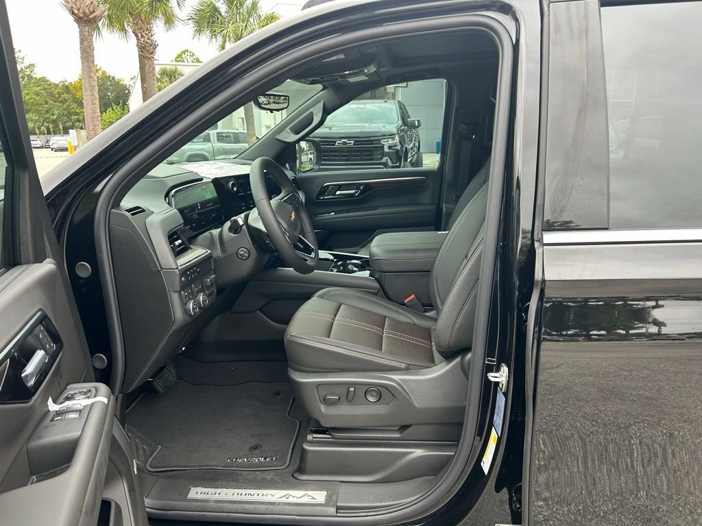 New 2026 Chevrolet Suburban High Country image 5