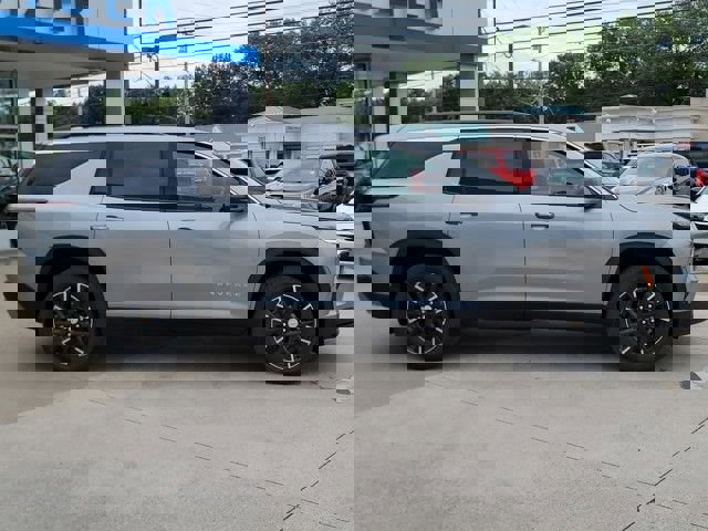 New 2026 Chevrolet Traverse LT w/ Sun and Wheel Package image 3