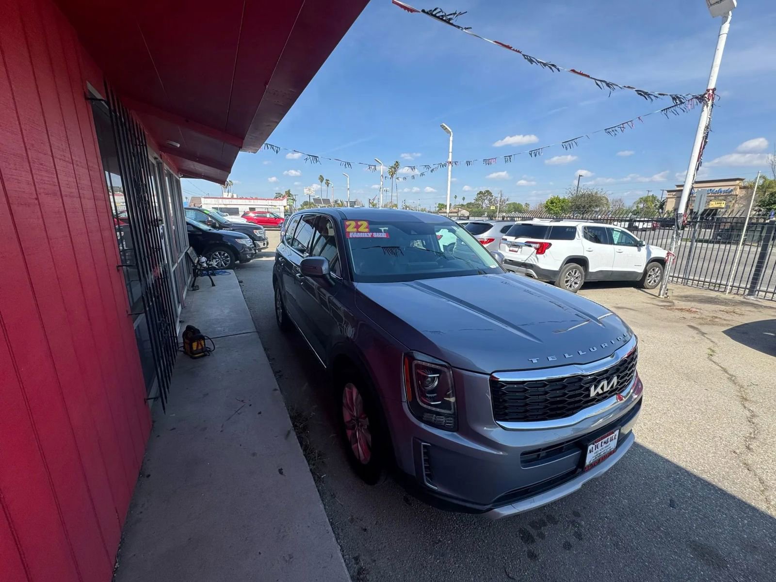 Used 2022 Kia Telluride LX image 4