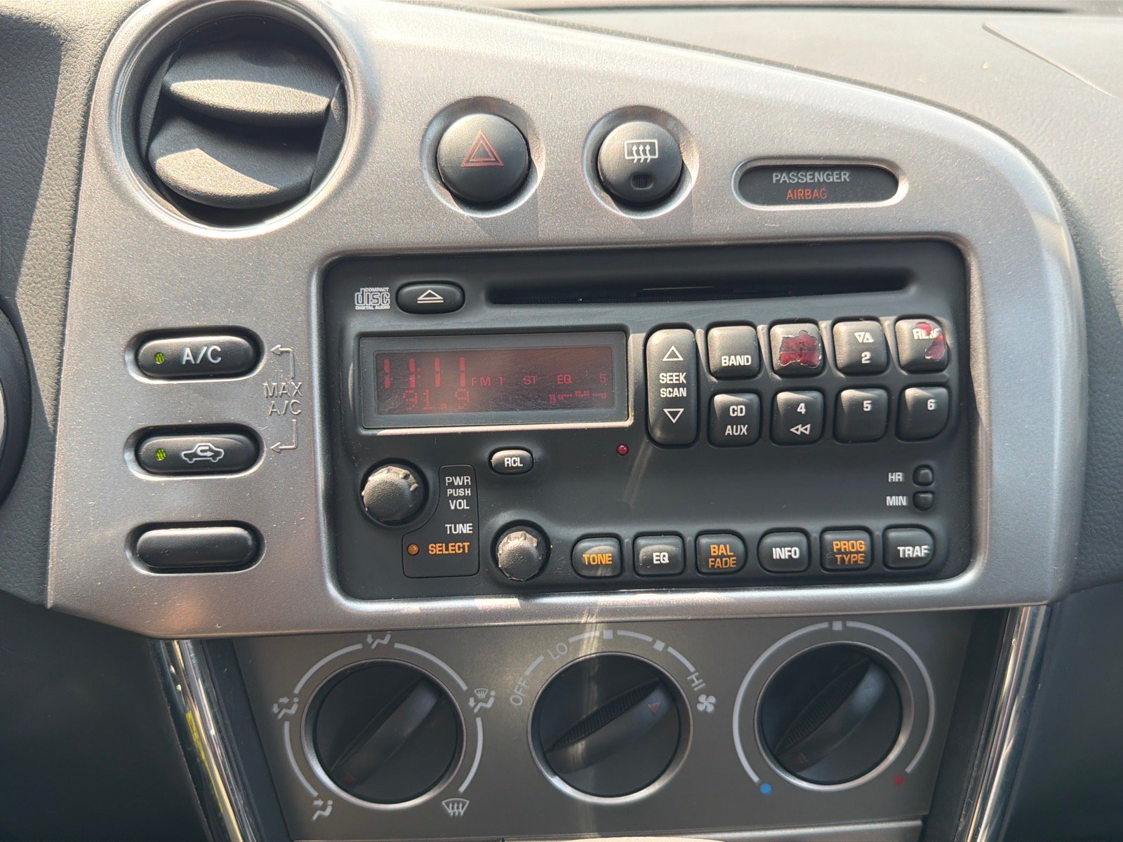 Used 2008 Pontiac Vibe w/ Preferred Package FWD image 16