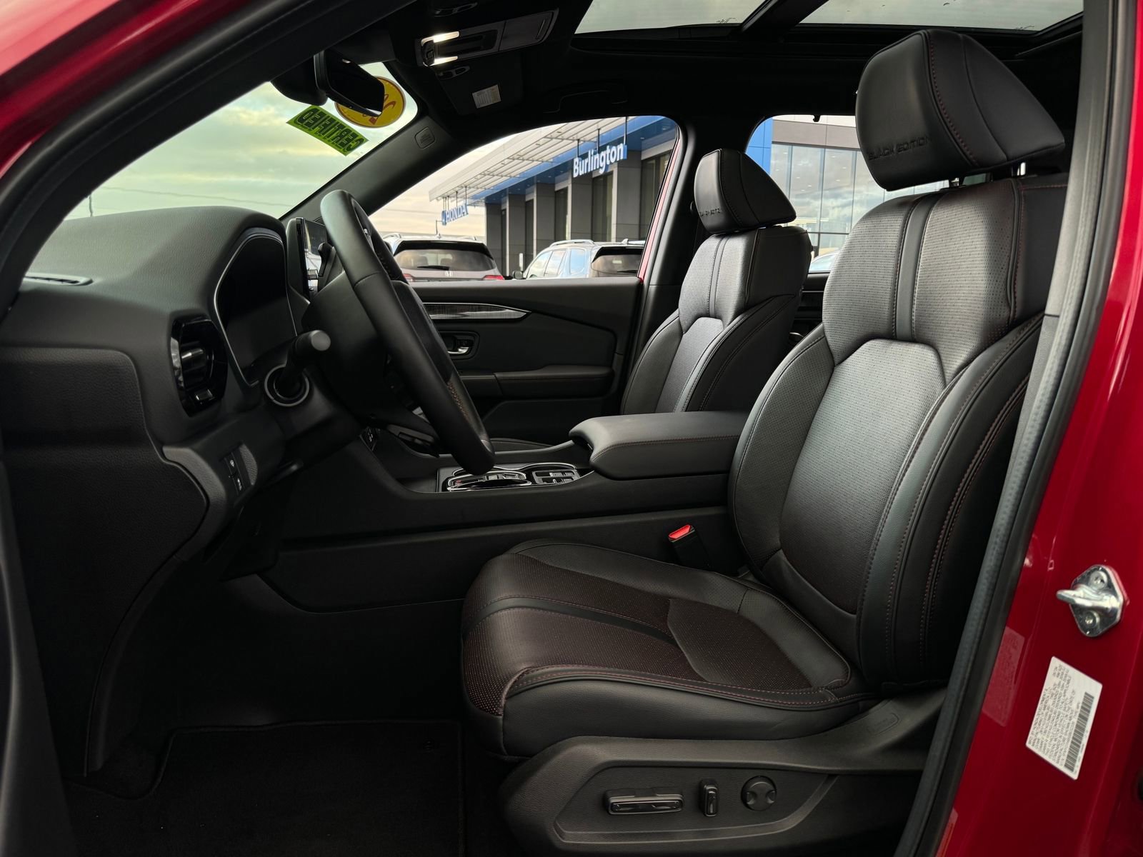 Certified 2025 Honda Pilot Black Edition image 12