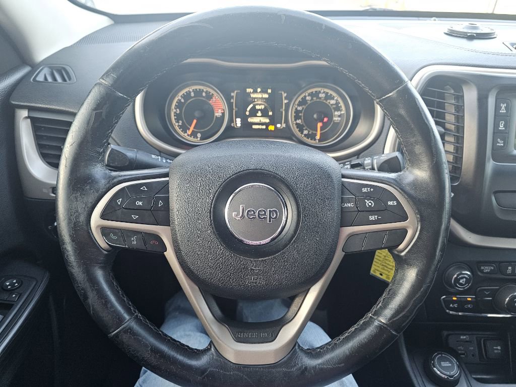 Used 2016 Jeep Cherokee Latitude w/ Safety/Convenience Group image 33