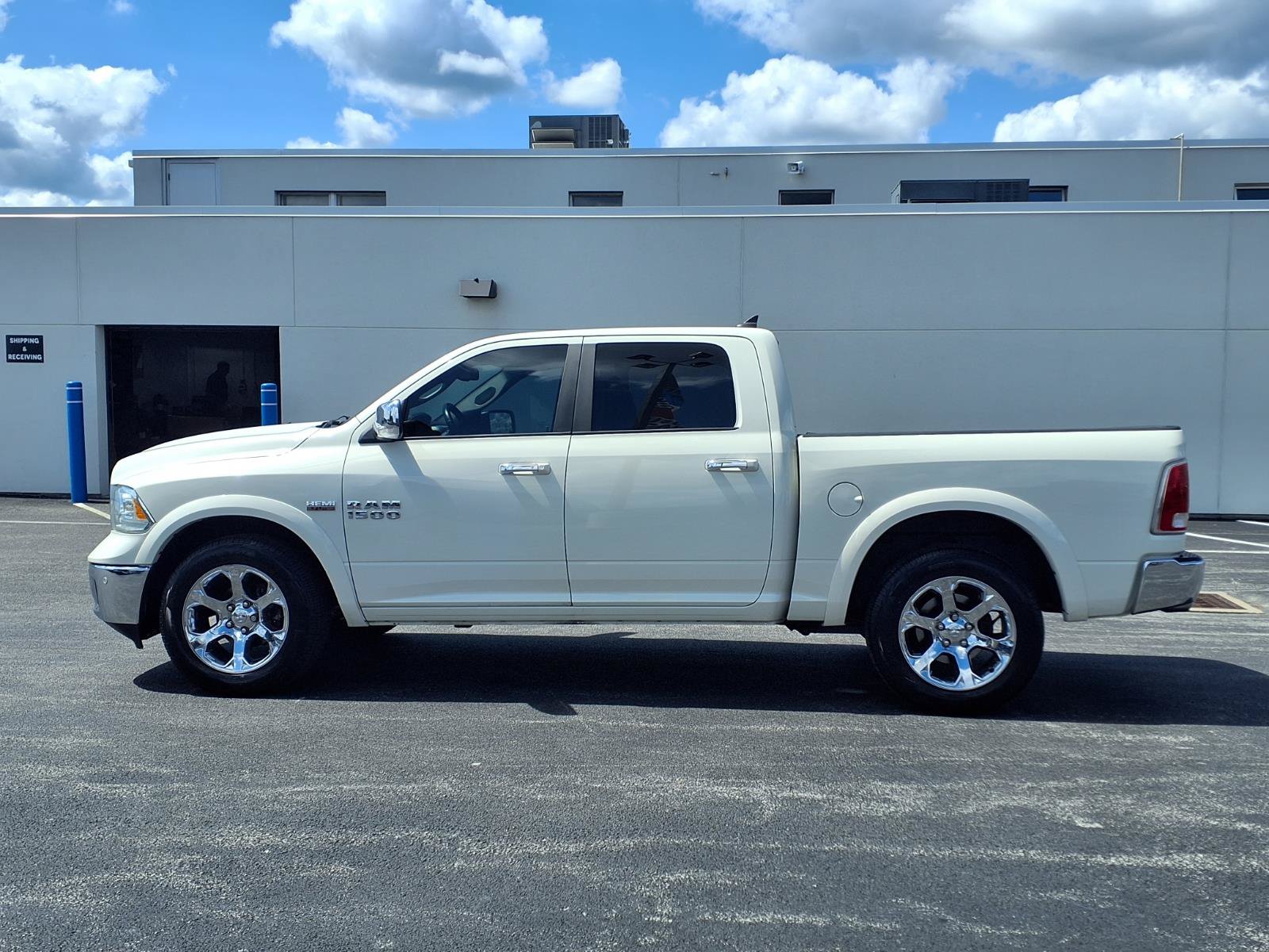 Used 2018 RAM 1500 Laramie w/ Convenience Group AWD/4WD image 8