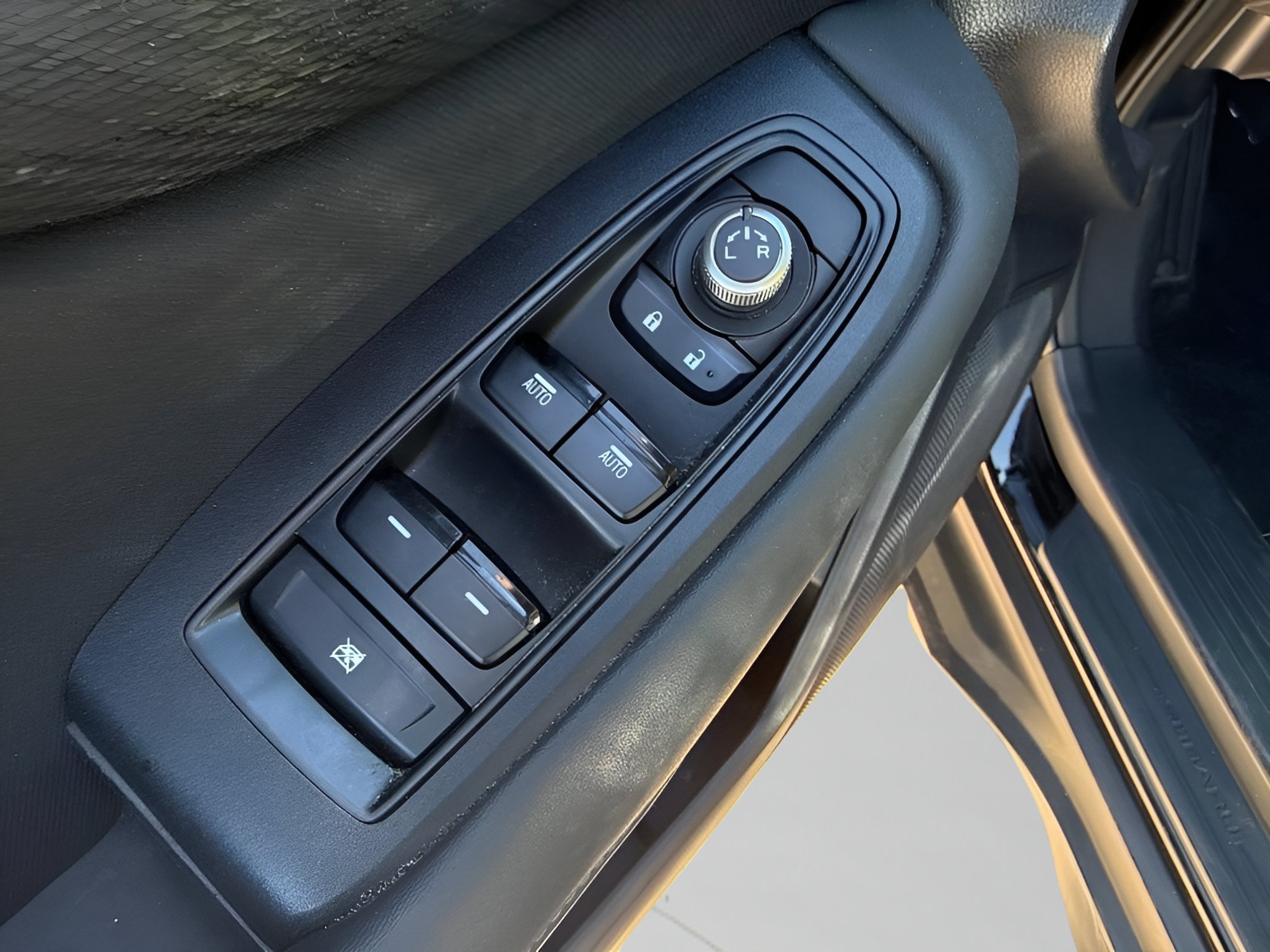 Used 2024 Subaru Outback Premium AWD/4WD image 22