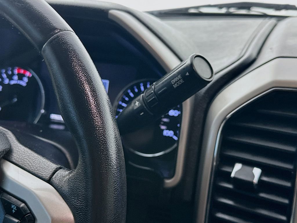 Used 2020 Ford F250 Lariat w/ Lariat Ultimate Package AWD/4WD image 16