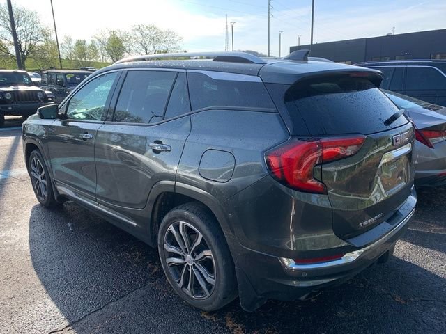 Used 2020 GMC Terrain Denali w/ Denali Premium Package image 2