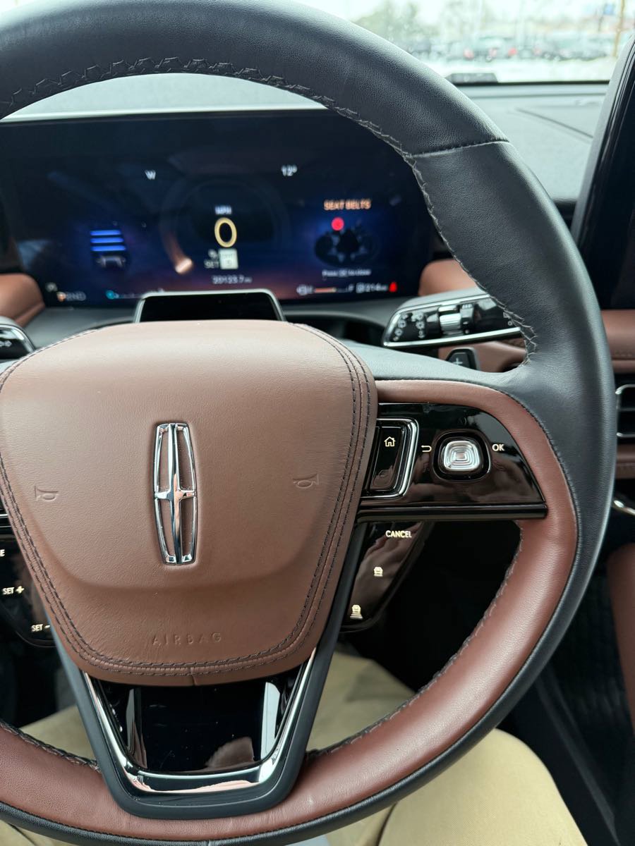 Used 2025 Lincoln Aviator Reserve w/ Equipment Group 201A image 18