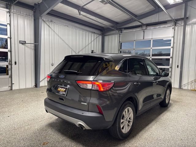 Used 2020 Ford Escape SE image 15