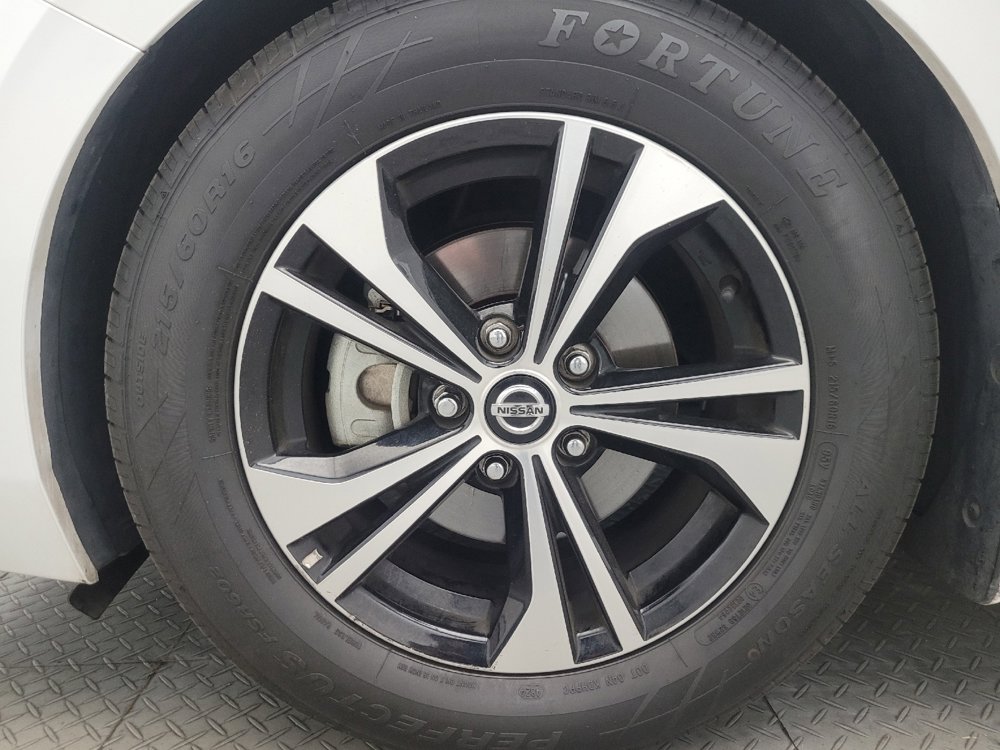 Used 2021 Nissan Sentra SV w/ Lighting Package FWD image 31