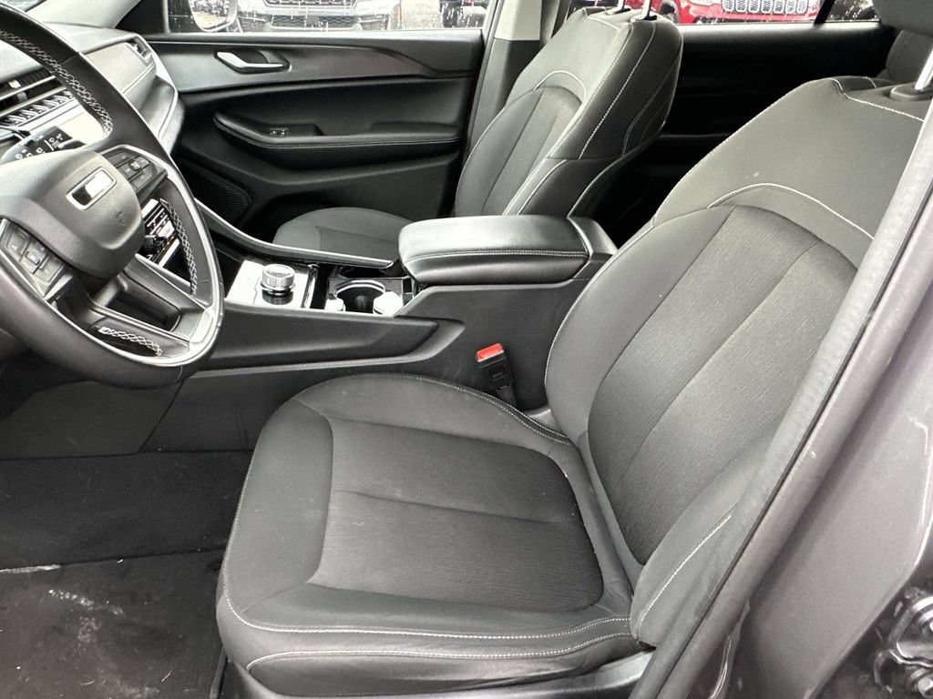 Used 2023 Jeep Grand Cherokee L Laredo w/ Luxury Tech Group I AWD/4WD image 18