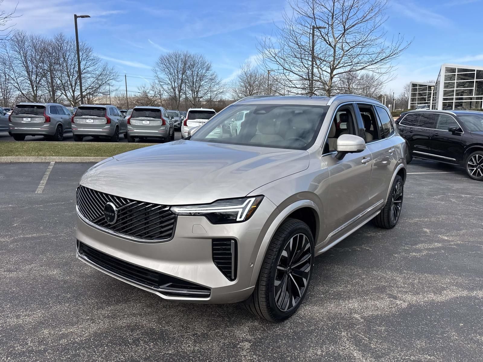 New 2026 Volvo XC90 B6 Plus w/ Protection Package Premier AWD/4WD image 3