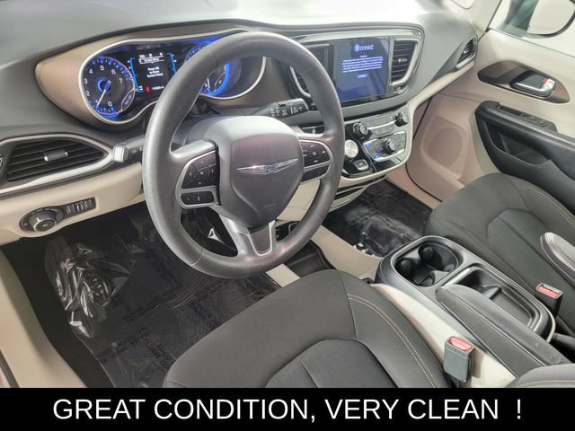 Used 2017 Chrysler Pacifica Touring Plus w/ Tire & Wheel Group FWD image 12