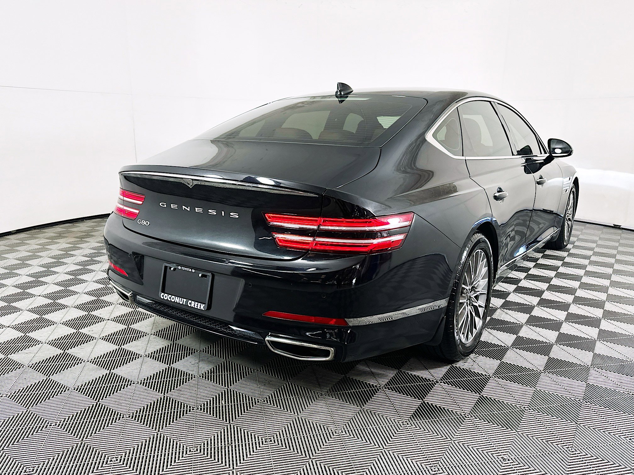 Used 2021 Genesis G80 2.5T image 3