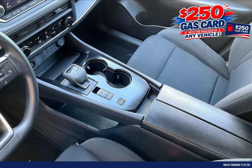 Used 2024 Nissan Rogue S FWD image 16