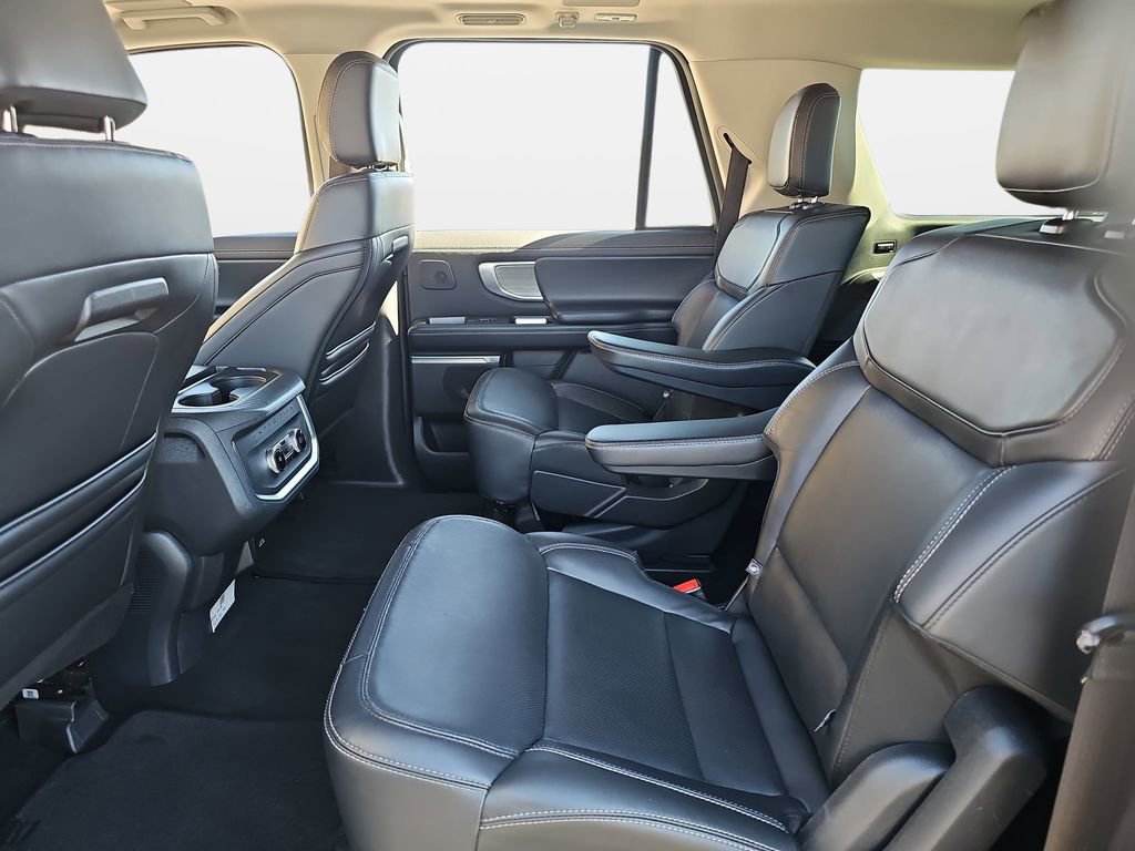 Used 2025 Ford Expedition Max Platinum w/ Driver's Package AWD/4WD image 21
