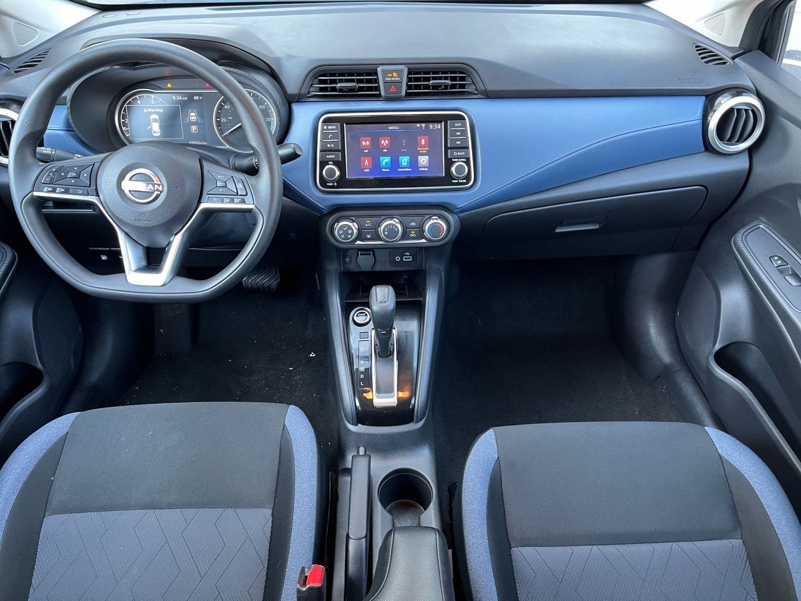 Used 2025 Nissan Versa SV image 30