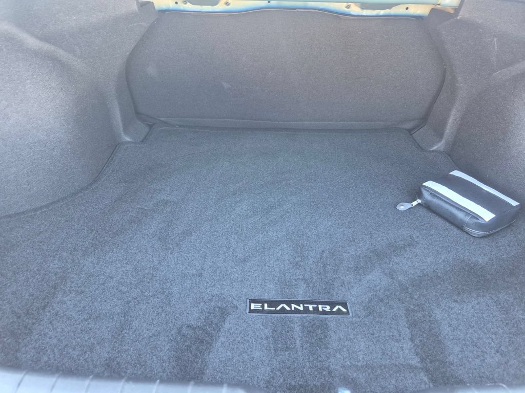 Certified 2026 Hyundai Elantra SE FWD image 11