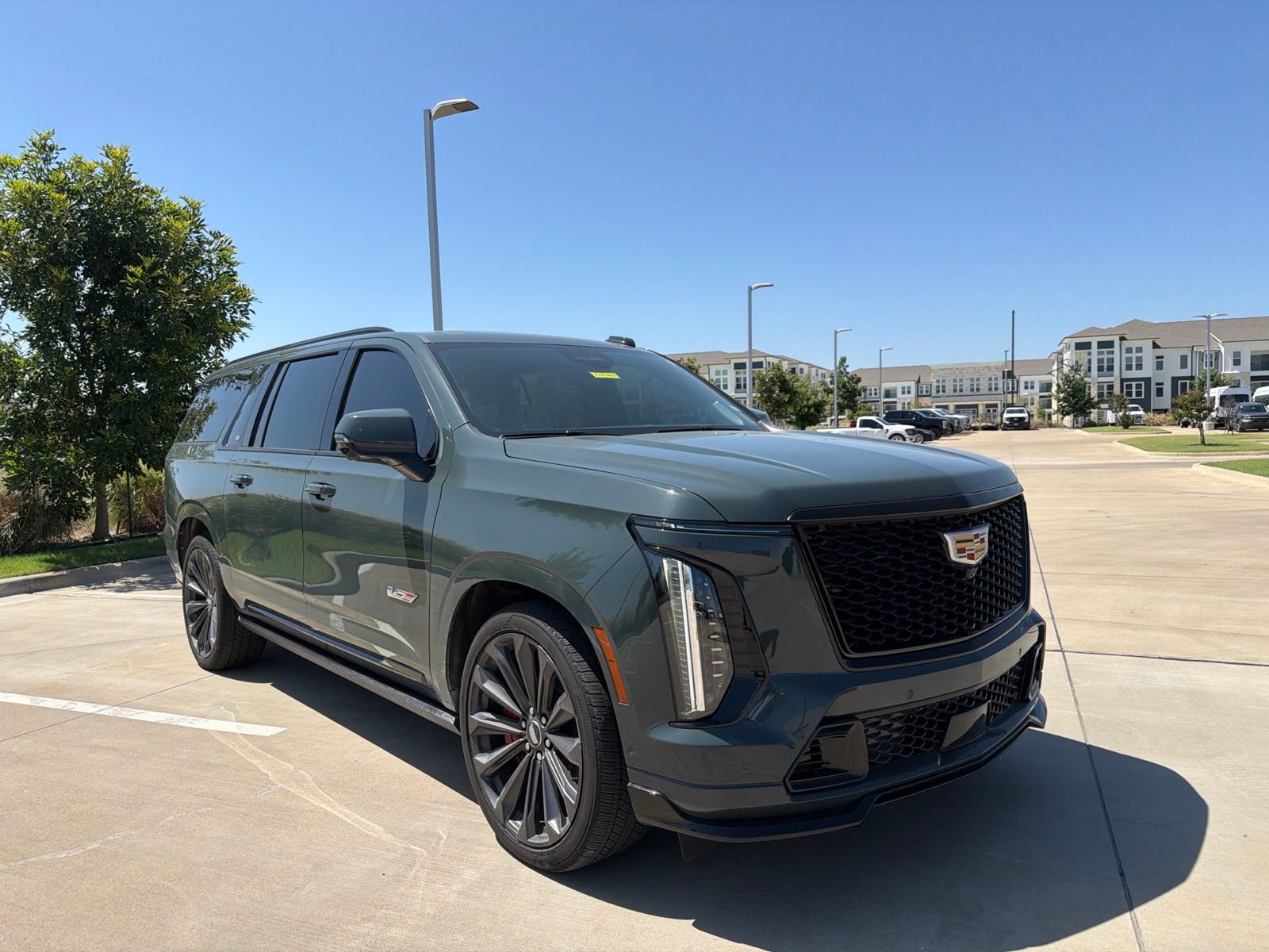 Certified 2025 Cadillac Escalade ESV V AWD/4WD video 1