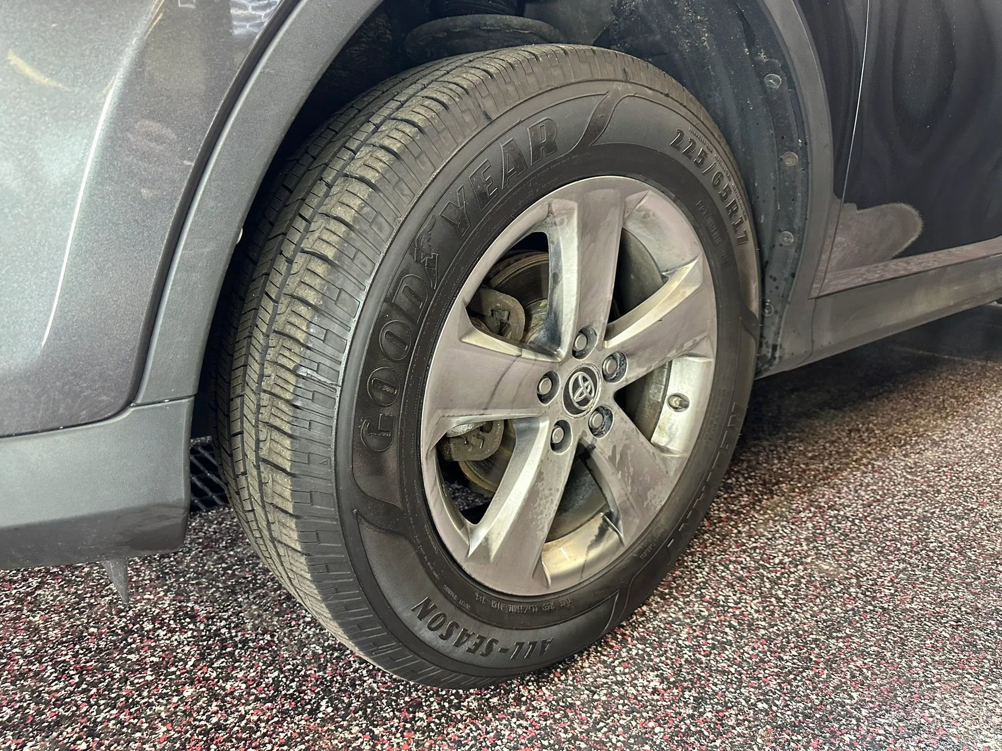 Used 2015 Toyota RAV4 XLE image 18