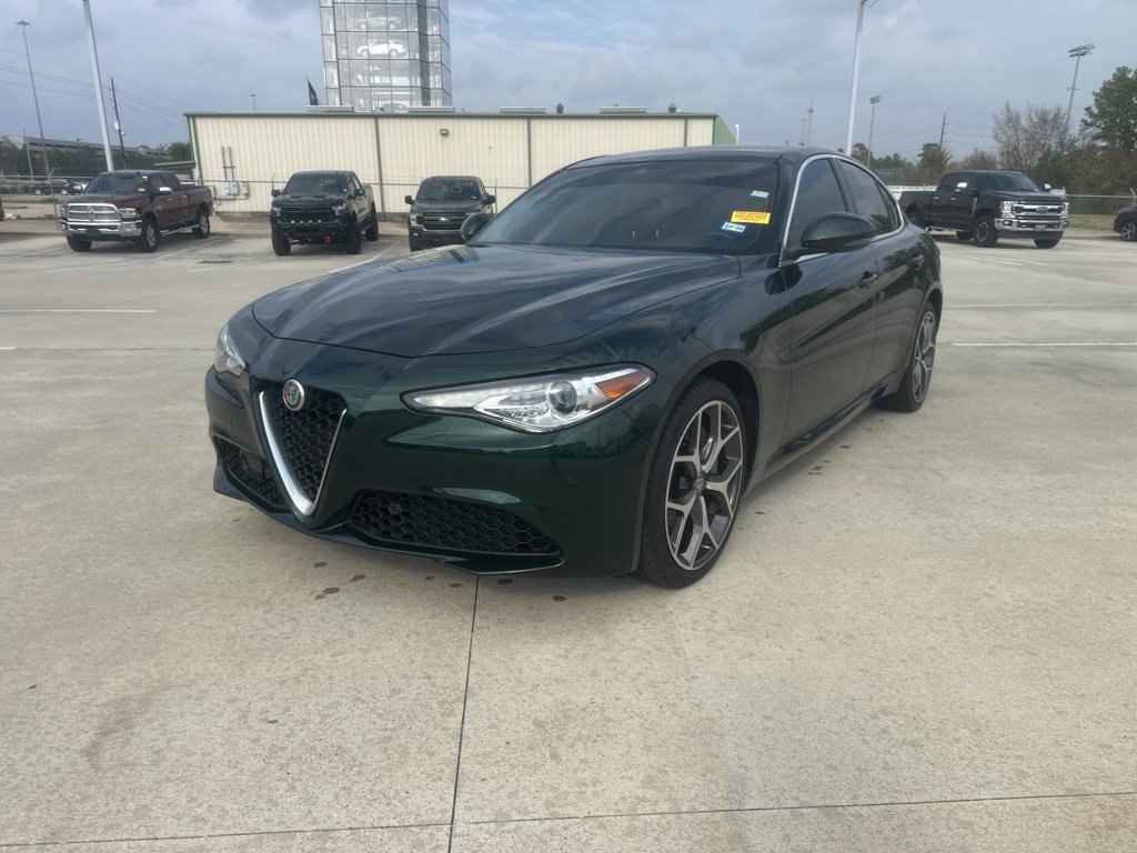 Used 2020 Alfa Romeo Giulia Ti w/ Active Blind Spot Package video 1