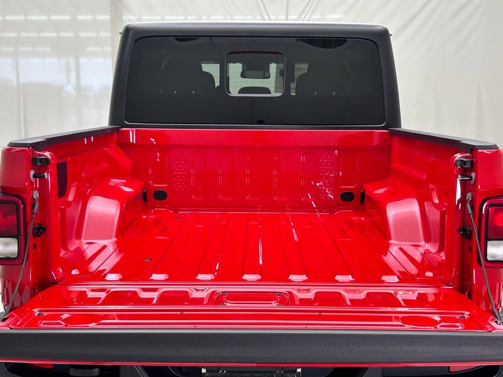 New 2025 Jeep Gladiator Sport image 9