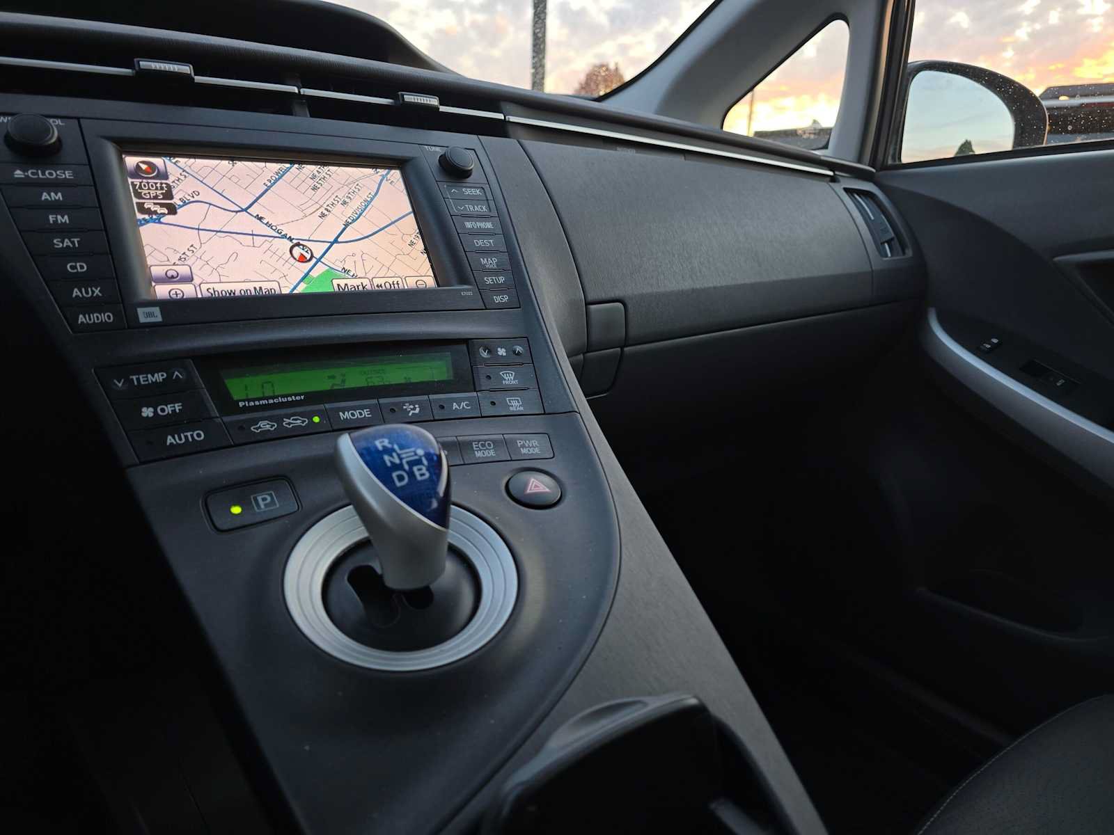 Used 2011 Toyota Prius Four w/ Solar Roof Pkg FWD image 36
