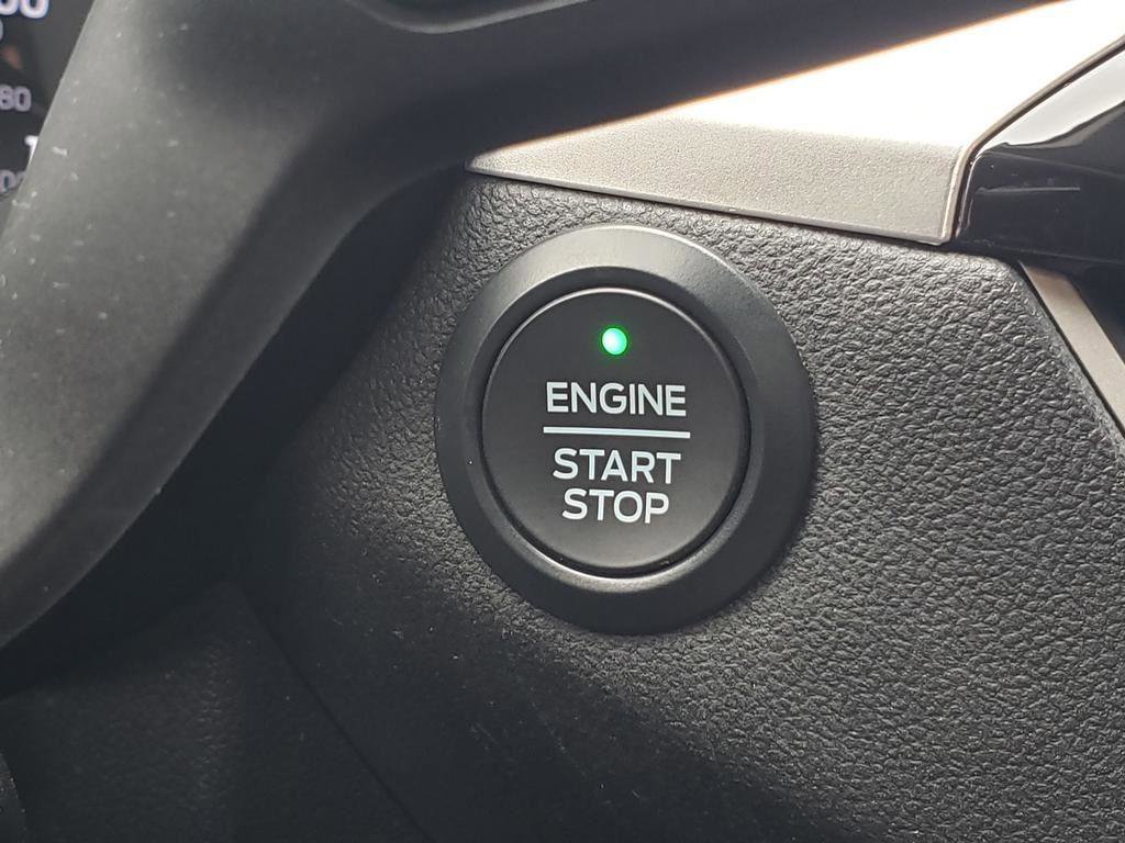 Used 2020 Ford Escape SE image 41